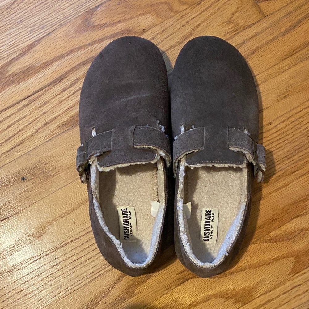 Cushionaire Brown Suede Slippers